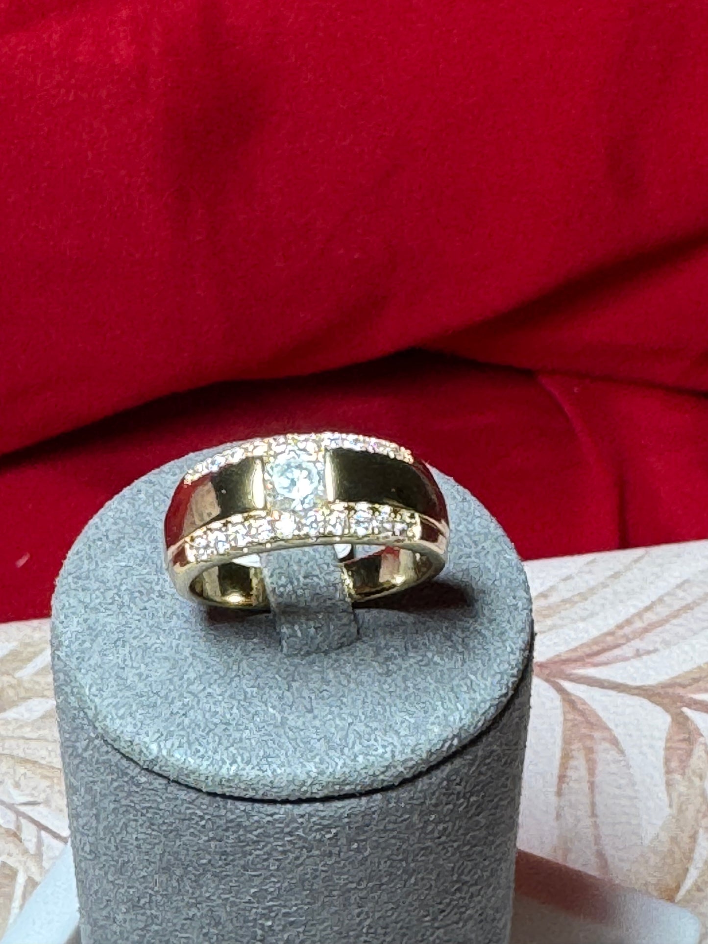 Luxurious Men's Ring