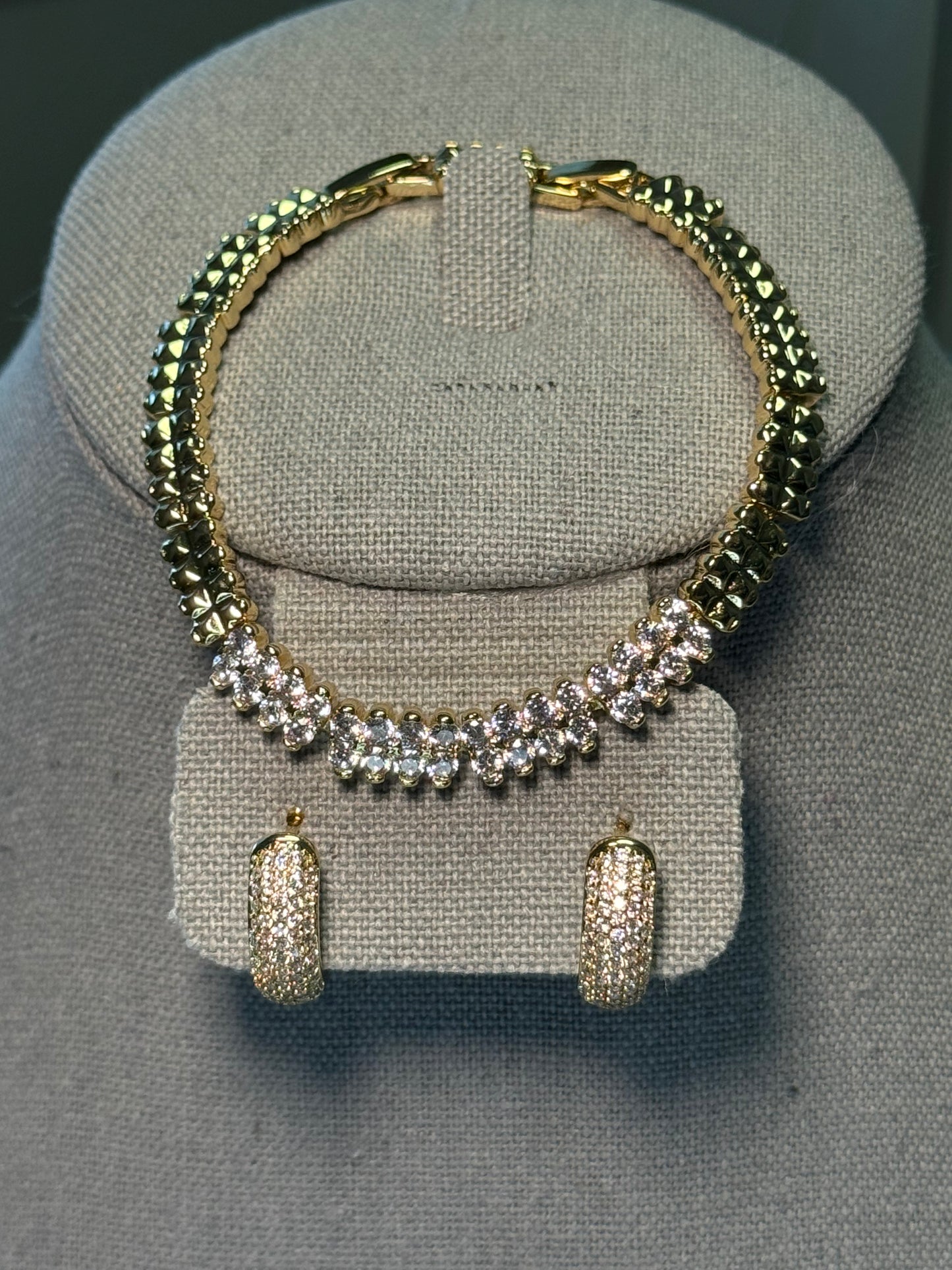 Bracelet and earring set