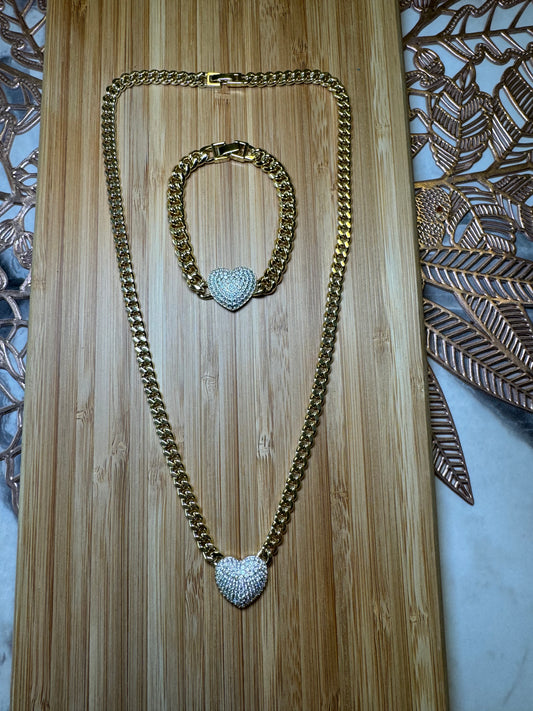 Necklace and bracelet set